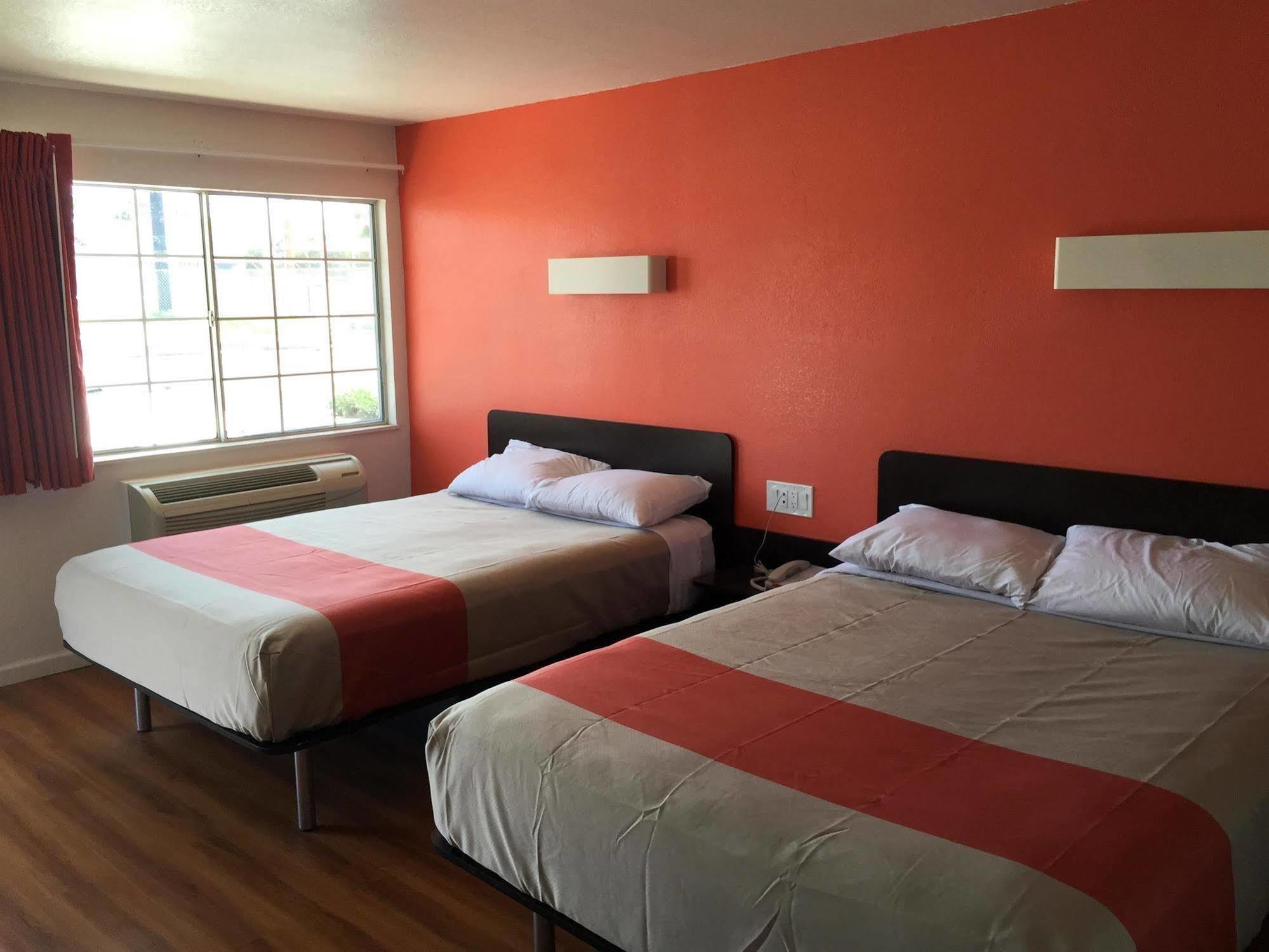 Motel 6-Delano, CA Esterno foto